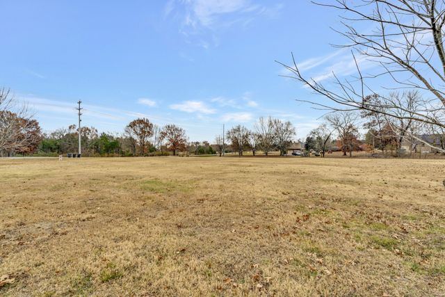 1305 Brinkley Rd, Murfreesboro, TN 37128
