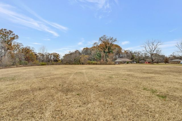1305 Brinkley Rd, Murfreesboro, TN 37128