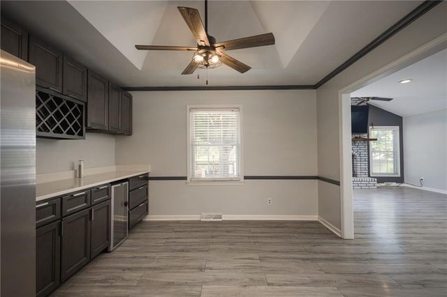 404 S SUNSET Lane, Raymore, MO 64083