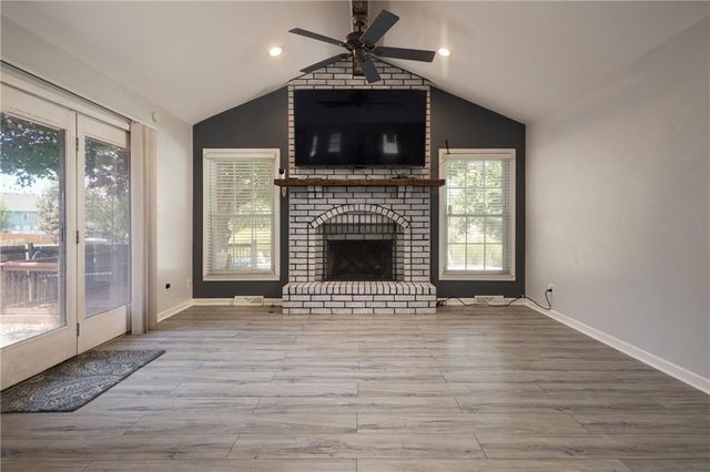 404 S SUNSET Lane, Raymore, MO 64083