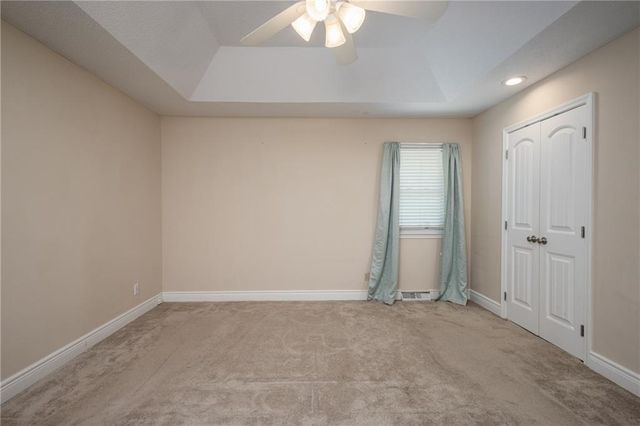 404 S SUNSET Lane, Raymore, MO 64083