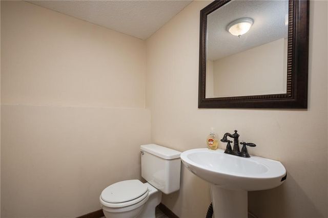 404 S SUNSET Lane, Raymore, MO 64083