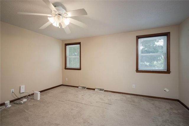 404 S SUNSET Lane, Raymore, MO 64083