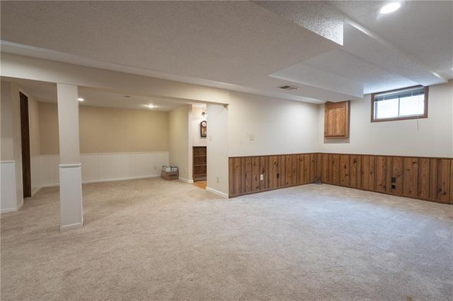 404 S SUNSET Lane, Raymore, MO 64083