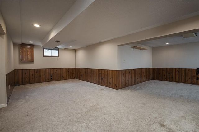 404 S SUNSET Lane, Raymore, MO 64083