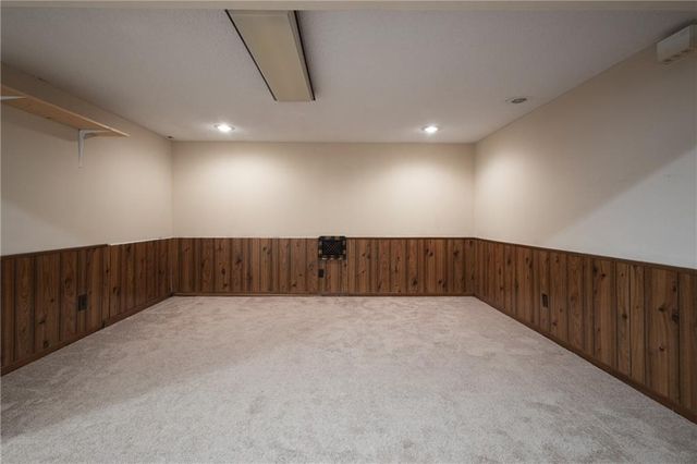 404 S SUNSET Lane, Raymore, MO 64083