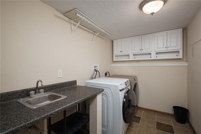 404 S SUNSET Lane, Raymore, MO 64083