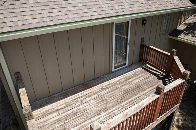 404 S SUNSET Lane, Raymore, MO 64083