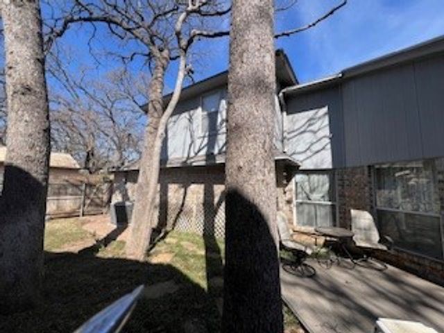 1003 W Lovers Lane, Arlington, TX 76013