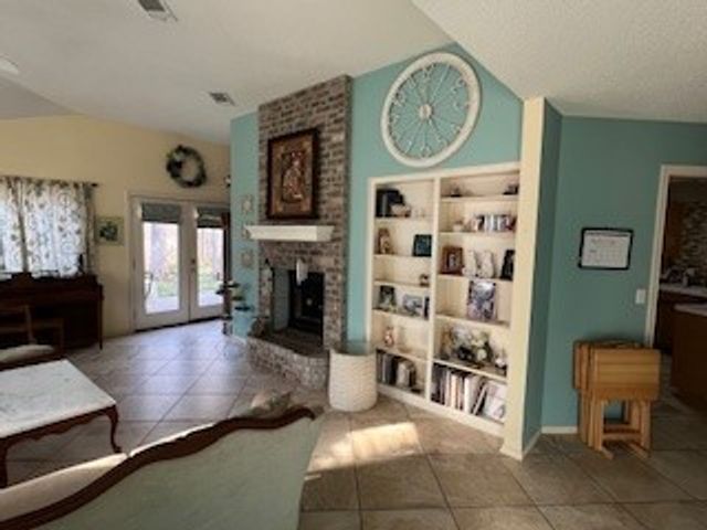1003 W Lovers Lane, Arlington, TX 76013
