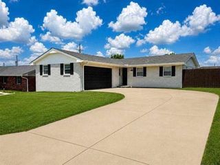 4639 NW Santa Fe Ave, Lawton, OK 73505