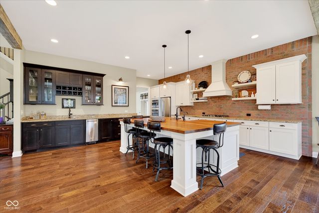 628 Woodbury Hill Drive, Westfield, IN 46074