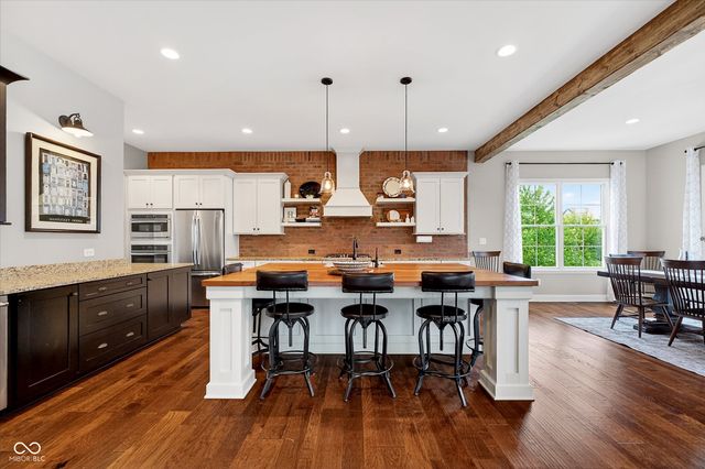 628 Woodbury Hill Drive, Westfield, IN 46074