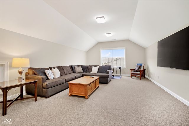628 Woodbury Hill Drive, Westfield, IN 46074