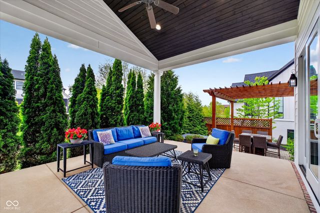 628 Woodbury Hill Drive, Westfield, IN 46074