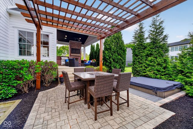 628 Woodbury Hill Drive, Westfield, IN 46074