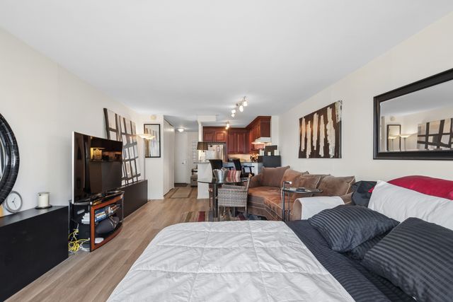 2020 N Lincoln Park West 8L, Chicago, IL 60614