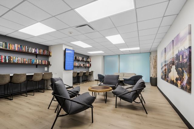 2020 N Lincoln Park West 8L, Chicago, IL 60614