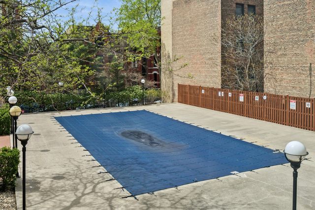 2020 N Lincoln Park West 8L, Chicago, IL 60614