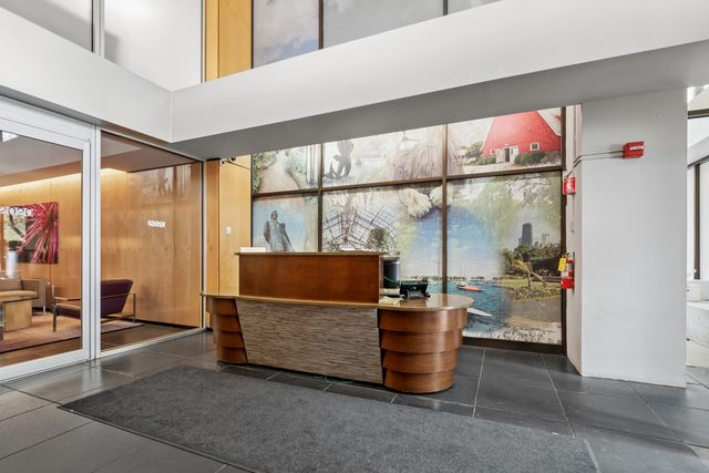 2020 N Lincoln Park West 8L, Chicago, IL 60614