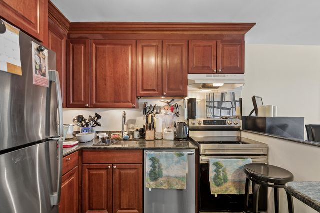 2020 N Lincoln Park West 8L, Chicago, IL 60614