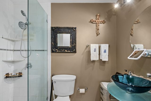 2020 N Lincoln Park West 8L, Chicago, IL 60614