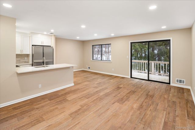 98 Molly Pitcher Lane I, Yorktown Heights, NY 10598