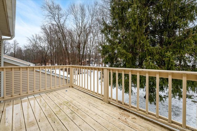 98 Molly Pitcher Lane I, Yorktown Heights, NY 10598