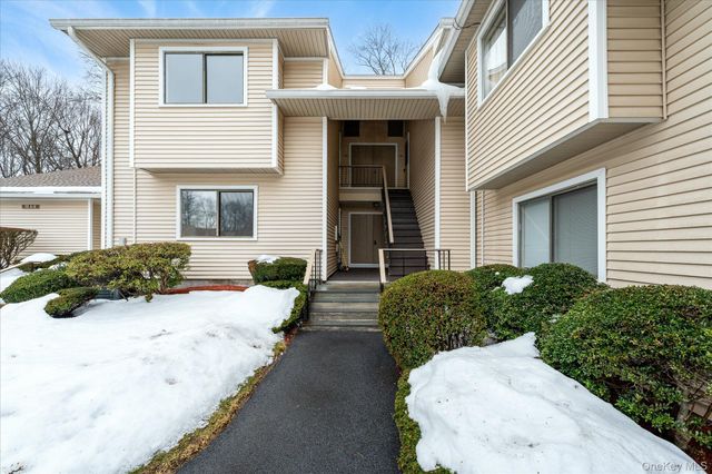 98 Molly Pitcher Lane I, Yorktown Heights, NY 10598