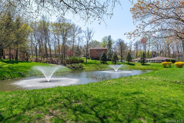 98 Molly Pitcher Lane I, Yorktown Heights, NY 10598