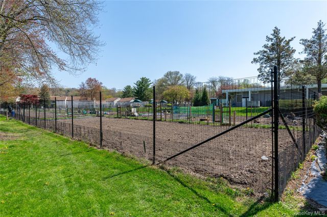 98 Molly Pitcher Lane I, Yorktown Heights, NY 10598