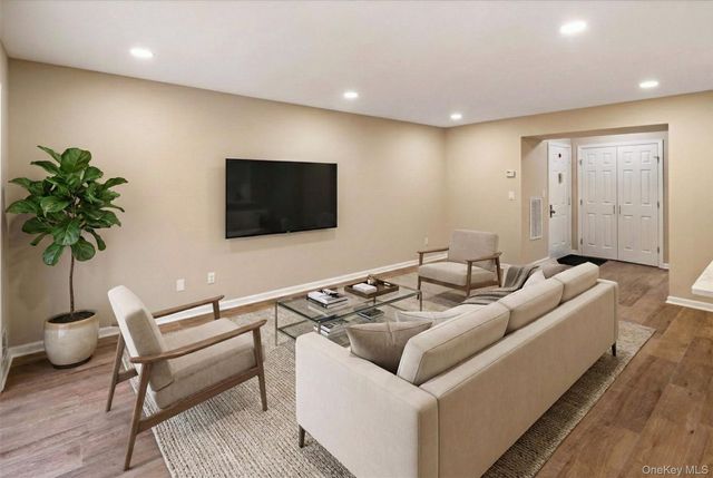 98 Molly Pitcher Lane I, Yorktown Heights, NY 10598