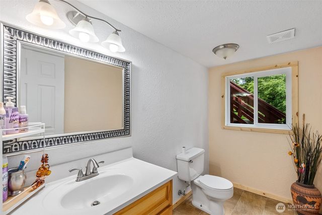 508 Ocean Beach Road, Hoquiam, WA 98550