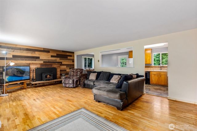 508 Ocean Beach Road, Hoquiam, WA 98550