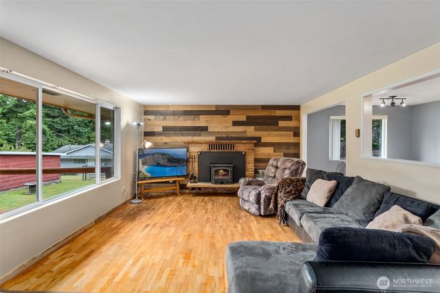 508 Ocean Beach Road, Hoquiam, WA 98550