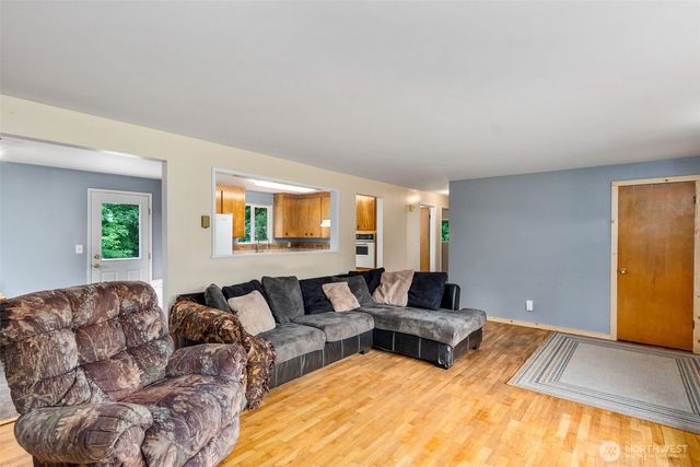 508 Ocean Beach Road, Hoquiam, WA 98550