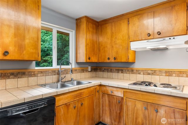 508 Ocean Beach Road, Hoquiam, WA 98550