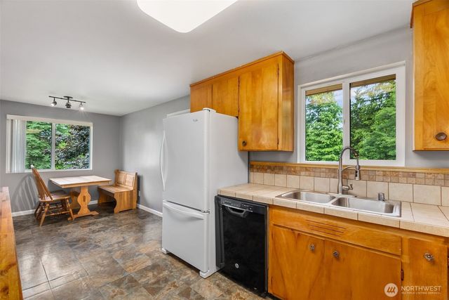 508 Ocean Beach Road, Hoquiam, WA 98550