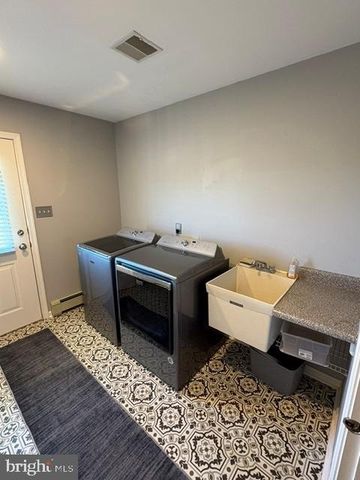 1007 BUCKS RD, Perkasie, PA 18944