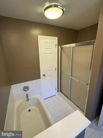1007 BUCKS RD, Perkasie, PA 18944