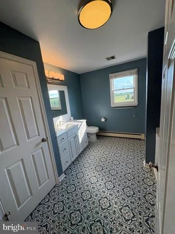 1007 BUCKS RD, Perkasie, PA 18944