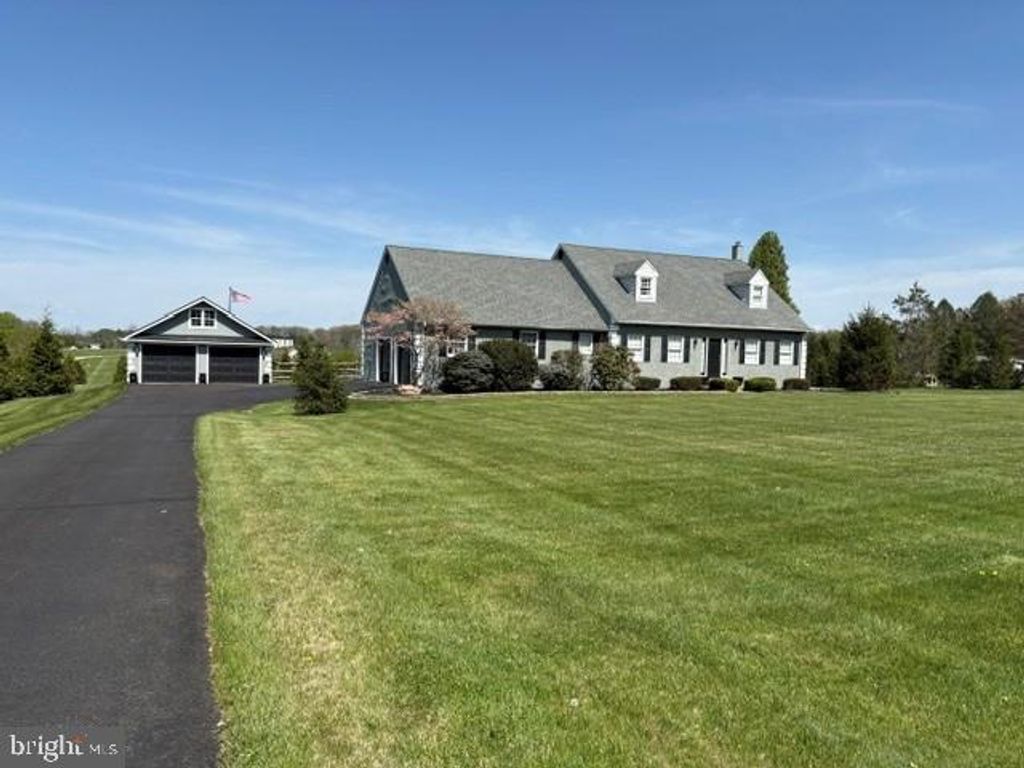 1007 BUCKS RD, Perkasie, PA 18944