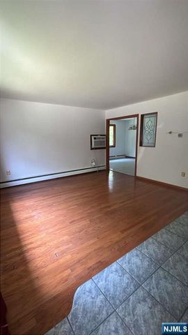 74 Roosevelt Street, Pequannock Township, NJ 07440