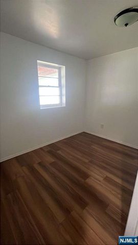 74 Roosevelt Street, Pequannock Township, NJ 07440