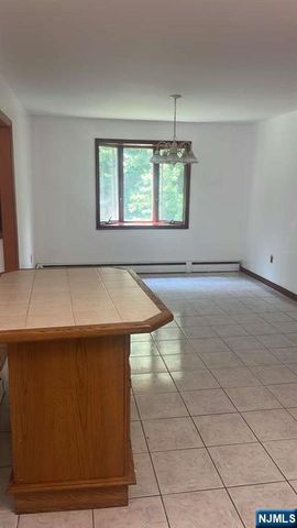 74 Roosevelt Street, Pequannock Township, NJ 07440