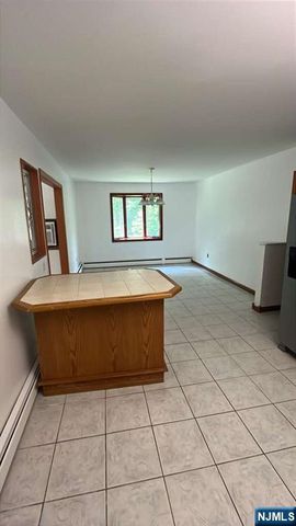 74 Roosevelt Street, Pequannock Township, NJ 07440