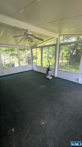 74 Roosevelt Street, Pequannock Township, NJ 07440