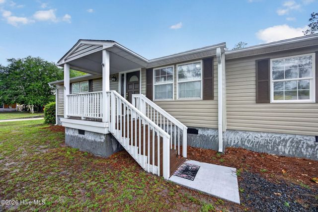 901 Cardinal Road, Southport, NC 28461
