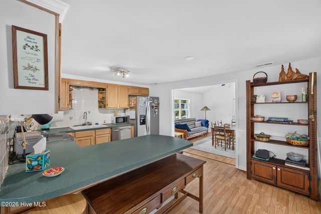 901 Cardinal Road, Southport, NC 28461