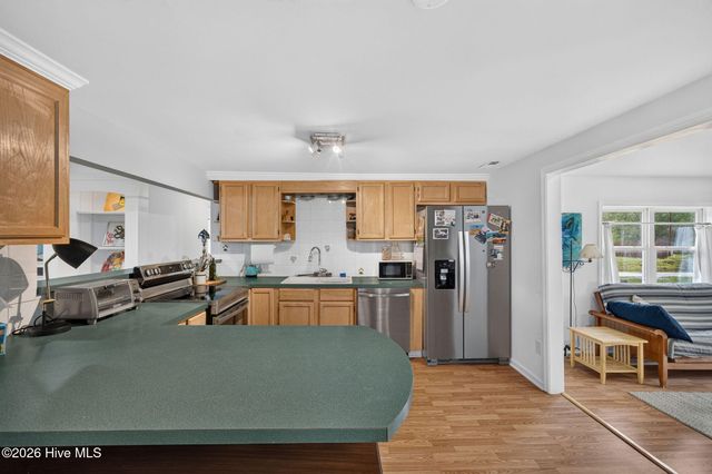 901 Cardinal Road, Southport, NC 28461